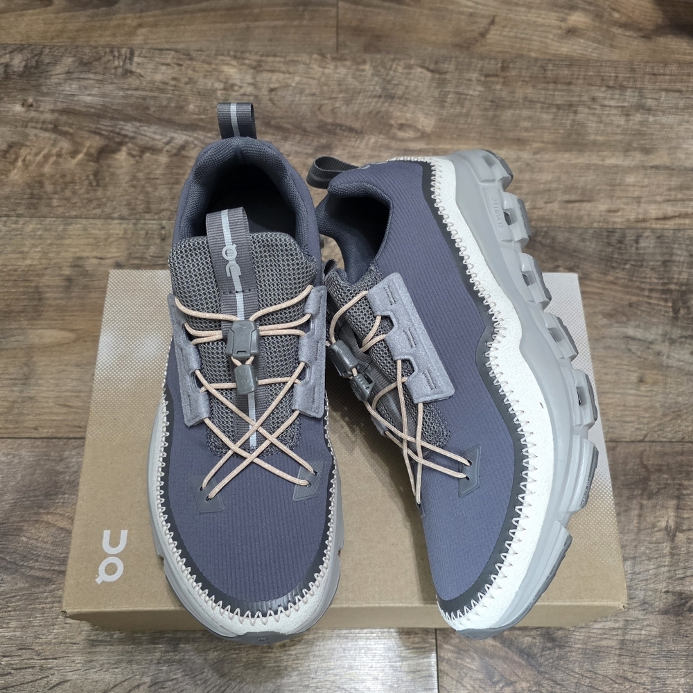 On Cloud cloudway sneaker women's size 8.5 (Run Small) - Picture 3 of 13